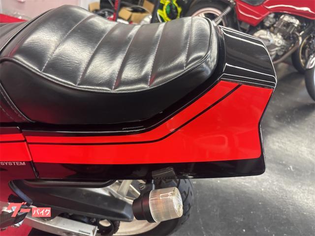 ホンダ CBR400F 赤黒2型カラー カスタム多数 NC17｜バイク