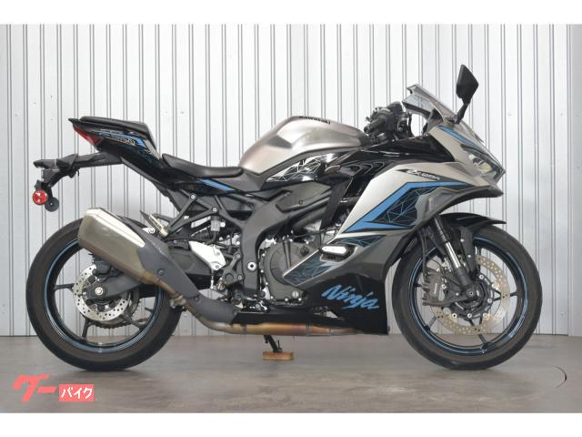 カワサキ Ninja ZX－25R SE 2024年モデル シルバー