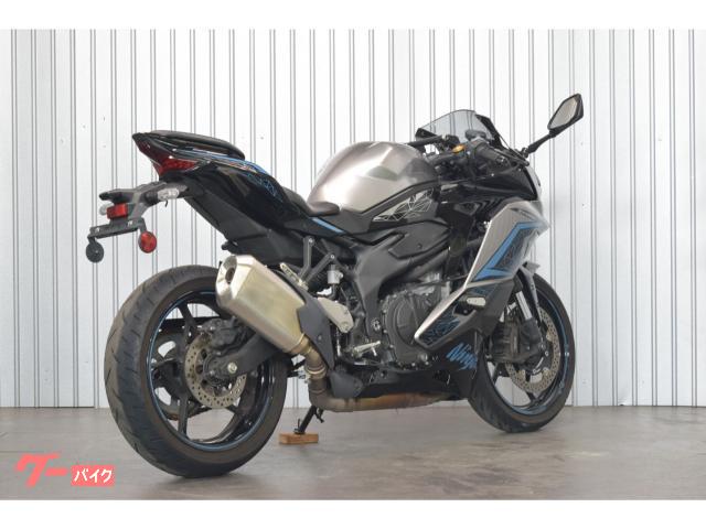 カワサキ Ninja ZX－25R SE 2024年モデル シルバー