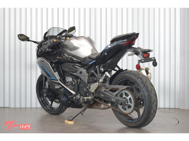 カワサキ Ninja ZX－25R SE 2024年モデル シルバー