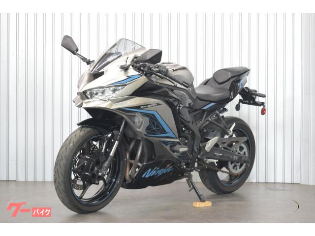 カワサキ Ninja ZX－25R SE 2024年モデル シルバー