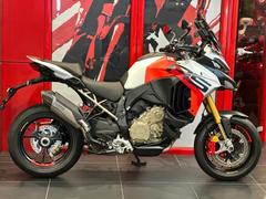 ＤＵＣＡＴＩ　ムルティストラーダＶ４ＲＳ