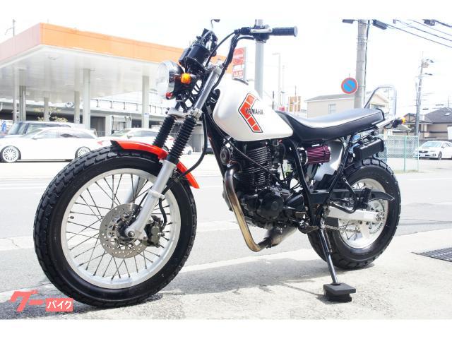 NO.2950　ＴＷ２２５　セル付き　スカチューン　ＢＥＡＭＳステンレスダウンマフラー　アップハンドル　ホワイト　☆彡 ヤマハ TW225E 2006年 スーパートラップマフラー ハンドル