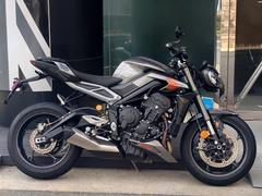 ＴＲＩＵＭＰＨ　ストリートトリプルＲＳ　純正オプション多数