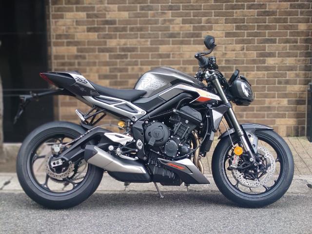 ストリートトリプルRS オプション品多数