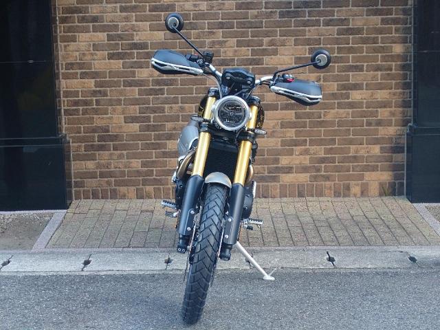 スクランブラー1200XE ICON EDITION