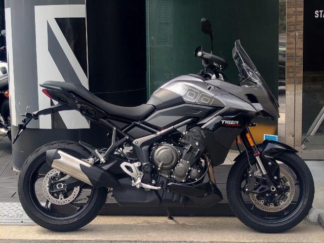 タイガースポーツ800 2025年新型モデル クルーズコントロール 純正オプションナックルガード付