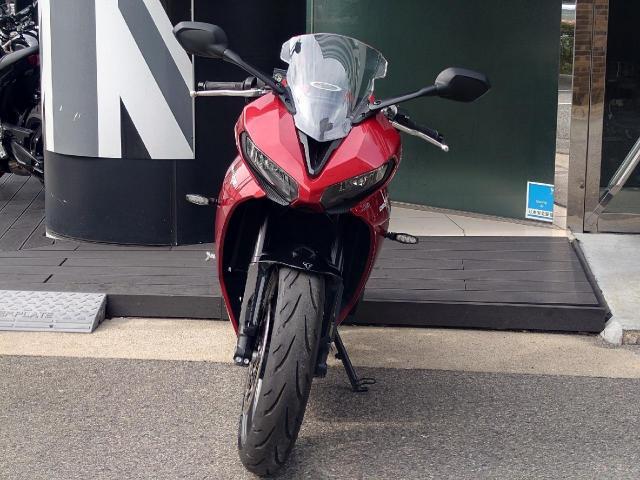 デイトナ660 クイックシフター エンジンカバー スタンドボビン