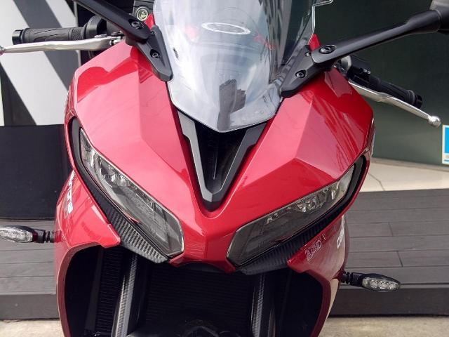 デイトナ660 クイックシフター エンジンカバー スタンドボビン