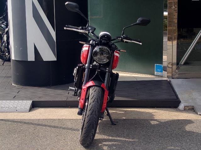 トライデント660 クイックシフター クルーズコントロール標準装備 シーケンシャルウィンカー エンジンカバー付