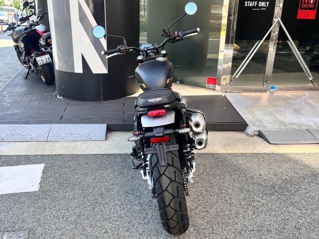 スクランブラー900 マットカーキグリーン／マットファントムブラック 2026年モデル 新車