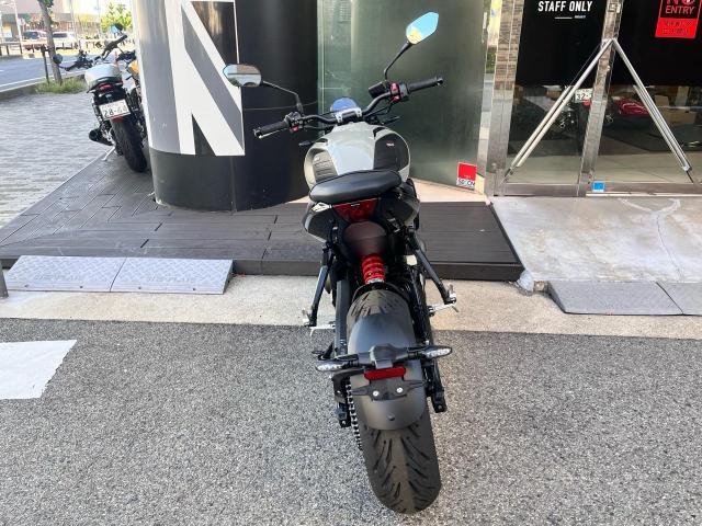 トライデント660 ストーングレー 2026年モデル 新車