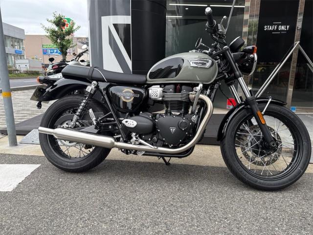 ボンネビルT100 2026年モデル新型 ストーングレー エンジンドレッサーバー装着済