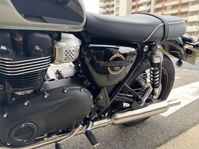 ボンネビルT100 2026年モデル新型 ストーングレー エンジンドレッサーバー装着済