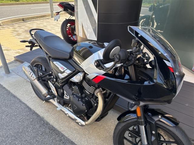 スラクストン400 ファントムブラック