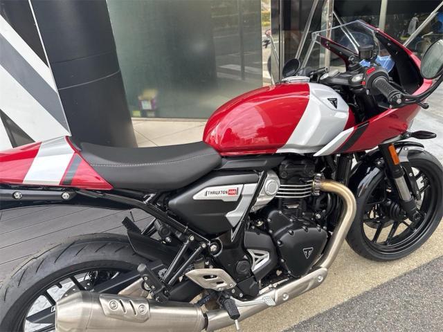 スラクストン400  カーニバルレッド／ストームグレー 2026年モデル新車