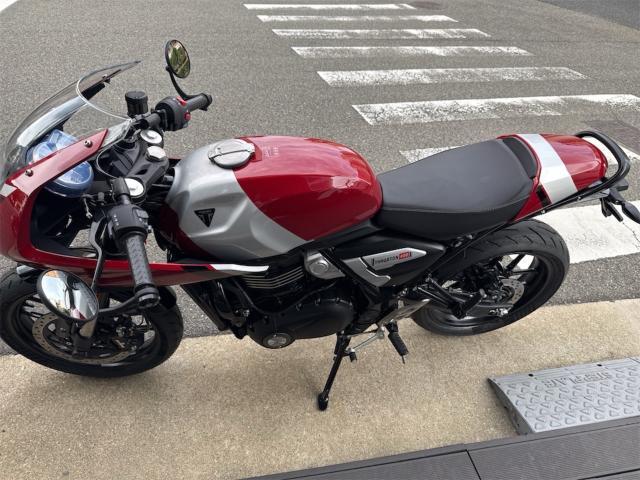 スラクストン400  カーニバルレッド／ストームグレー 2026年モデル新車
