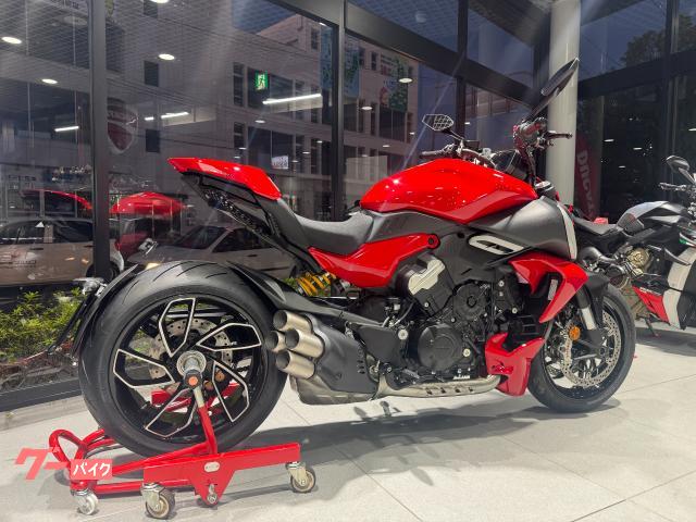 DUCATI V4 — миниатюра 2