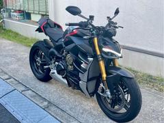 ＤＵＣＡＴＩ　ストリートファイターＶ４ＳＰ　ドゥカティ認定中古車　ＥＴＣ２．０　乾式クラッチ　リゾマステップ　グリップヒーター他