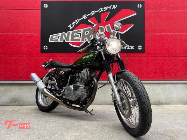 ＳＲ４００　ＯＶＥＲレーシングマフラー　スワローハンドル　キック始動　キャブレター