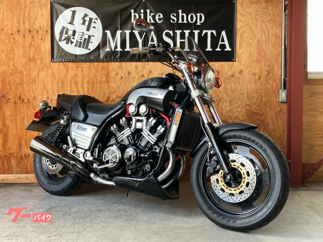 ＶＭＡＸ　２ＬＴ　カナダ仕様　カーボンラッピング　スクリーン／アンダーカウル
