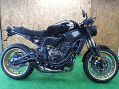 ヤマハ　ＸＳＲ７００　三日月カラー　セパハン　バックステップ　アクラボマフラー装備