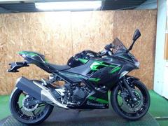カワサキ　Ｎｉｎｊａ　４００　２０２３年モデル　令和２年排ガス規制クリアモデル　エボニー／グリーン　ＥＴＣ２．０装備