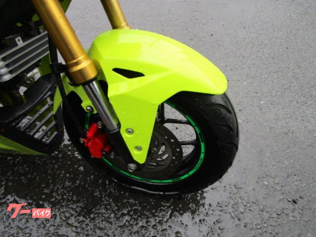 ホンダ グロム　２０１６年モデル　カスタム　軽２輪登録車　ＪＣ６１　ボアアップ　モリワキマフラー　スクリーン　リアキャリア　サイドバックの画像（大阪府