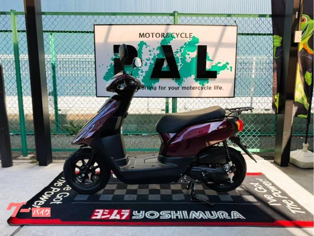 ＪＯＧ　２０２４年モデル　水冷４ストロークＯＨＣ単気筒　ボルドーレッドメタリック　シート下容量１９Ｌ　燃料タンク容量４．５Ｌ