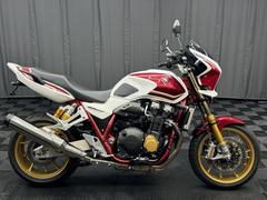 ホンダ　ＣＢ１３００Ｓｕｐｅｒ　Ｆｏｕｒ　ＳＰ　３０ｔｈＡｎｎｉｖ．　純ＯＰビキニカウル　パイプエンジンガード　ガラスコーティング他