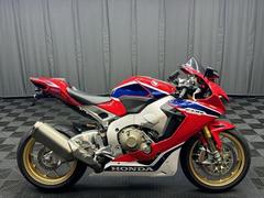 ホンダ　ＣＢＲ１０００ＲＲ　ＳＰ　ＥＴＣ　ドラレコ　ナビ　盗難アラーム　ラジエターガード　ＴＳＲフェンダーレス　エンジンスライダー
