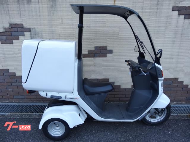 ジャイロキャノピー　４スト　インジェクション車　ＴＡ０３型　レギュラーＢＯＸ（容量２１５Ｌ）　新品バッテリー