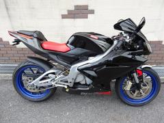 ａｐｒｉｌｉａ　ＲＳ１２５　アコサット製ブレーキマスター＆クラッチレバー　新品バッテリー　ＬＥＤヘッド　スモークスクリーン　カーボンブレーキホース