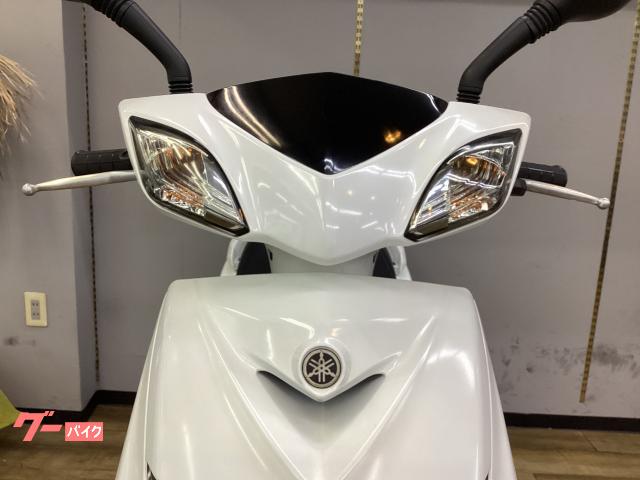 ☆お支払総額 9.2万円☆ ヤマハ シグナス125X 台湾3型  社外マフラー！グリップヒーター！ LEDヘッドライト！ 通勤通学に！ 関東圏内即日配送可能です！ ヤマハ シグナスX 3型 台湾 グリップヒーター付き 点検整備済み