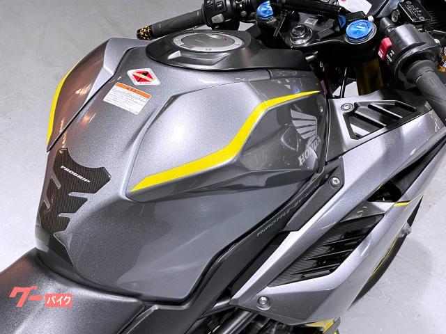 ホンダ ＣＢＲ２５０ＲＲ ＭＲＡ製スクリーン／マルチバー／ＵＳＢ