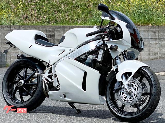 ＶＦＲ４００Ｒ　ヤマモトレーシング製ＳＰＥＣ−Ａマフラー・リア１７インチ・ＢＥＥＴ製エアロシャークフェンダー装備　５１９９