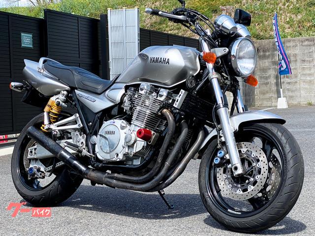 ＸＪＲ１３００　社外ショート管マフラー／エンジンスライダー／ハンドルポスト／ミラー／タンクパッド装備　５１６６