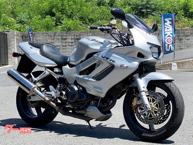 ＶＴＲ１０００Ｆ　バーハン仕様　社外スクリーン・ＳＷＡＧＥＬＩＮＥ製ブレーキ／クラッチホース装備　５３１５