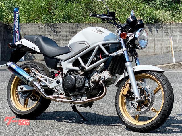 ＶＴＲ２５０　Ｒｅａｌｉｚｅ製フルエキマフラー・ＥＦＦＥＸ製ハンドルバー・ＬＥＤライトバルブ装備　５４１６