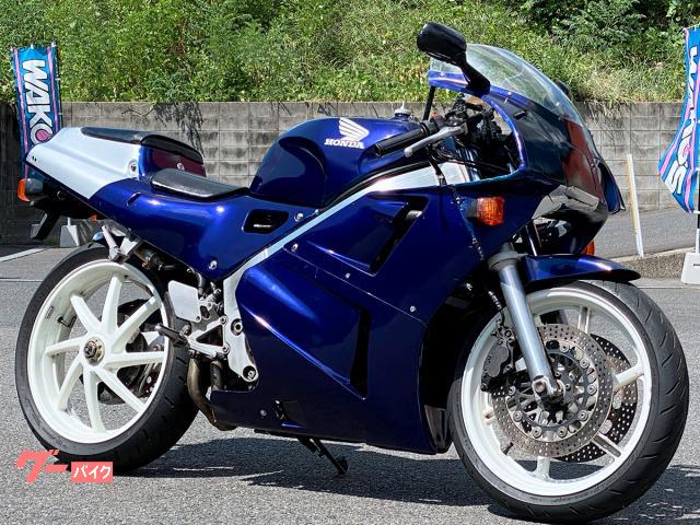 ＶＦＲ４００Ｒ　後期　外装類ペイント／ＦＲＰ製アッパーカウル／ＸＡＭ製スプロケ／ＲＫ製ゴールドチェーン装備　４７９６