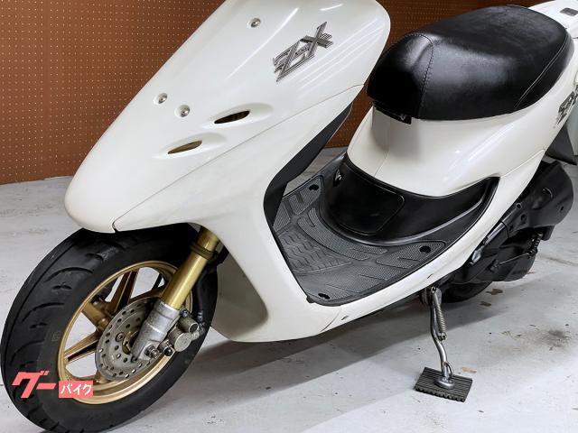 HONDA 4ストDIO50 ホワイト美車　セル始動　納車整備点検済み　サイドスタンド付　登録後すぐ乗り出せます。一部カウル新品交換　直接引き渡し　配送手配も可　ディオ ホンダ ライブDio ZX サイドスタンド装備 No．5740