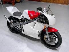 ホンダ　ＮＳＲ２５０Ｒ　ＳＰ　Ｊｈａ製チャンバー／社外カウル／ＲＥＡＬ　ＢＡＬＡＮＣＥ製バクステ／ブレンボ製キャリパー装備　４８０３