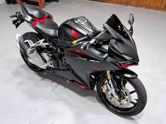 ホンダ　ＣＢＲ２５０ＲＲ　ＡＢＳ　ＰＲＯ　ＧＲＩＰ製カーボン調タンクパッド／ＲＫ製ブラックチェーン装備　４８８７