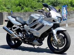 ホンダ　ＶＴＲ１０００Ｆ　バーハン仕様　社外スクリーン・ＳＷＡＧＥＬＩＮＥ製ブレーキ／クラッチホース装備　５３１５