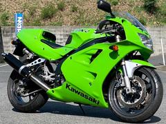 カワサキ　ＺＸＲ４００Ｒ　ＦＣＲキャブ／シングルシートカウル・ＢＥＥＴ製バックステップ装備　５５０３