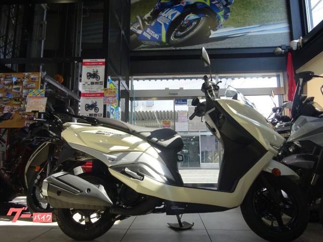 バーグマンストリート１２５ＥＸ　２６年モデル　ＥＡ２３Ｍ　グラススパークルブラック　新車