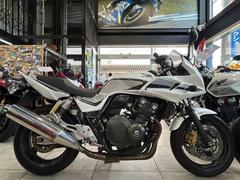 ホンダ　ＣＢ４００Ｓｕｐｅｒ　ボルドール　ＶＴＥＣ　Ｒｅｖｏ　ＮＣ４２　エンジンガード　メットホルダー　ホワイト　ＣＢ４００スーパーボルド