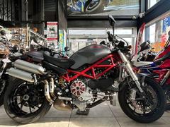 ＤＵＣＡＴＩ　モンスターＳ４Ｒ　テスタストレッタ　フェンダーレス　エンジンスライダー　ハンドルポスト　グリップ　シルバー　レッド