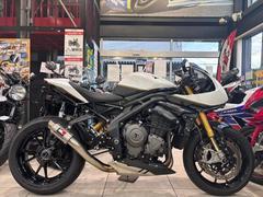 ＴＲＩＵＭＰＨ　スピードトリプル１２００ＲＲ　マフラー　バックステップ　スクリーン　グリップエンド　ミラー　スライダー　ＵＳＢ