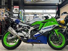 カワサキ　Ｎｉｎｊａ　ＺＸ−４ＲＲ　４０ｔｈ　Ａｎｎｉｖｅｒｓａｒｙ　Ｅｄｉｔｉｏｎ　マフラー　フェンダーレス　マフラースライダー　ライムグ